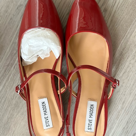 Steve Madden Glossy Red Heels - Picture 1 of 5